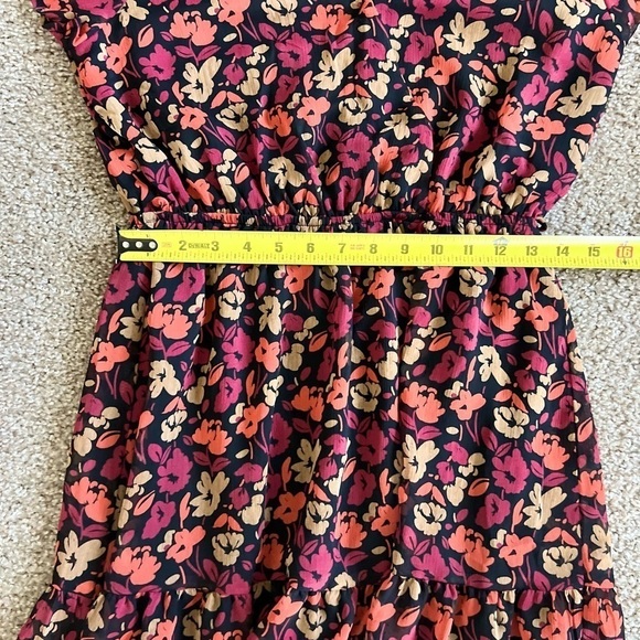 NWOT Kaileigh Floral Dress Floral Black Red Size Medium - Picture 8 of 14